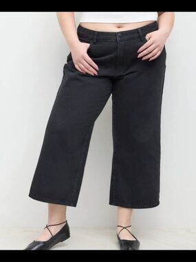 Plus Wide Leg Crop Jeans - Black
